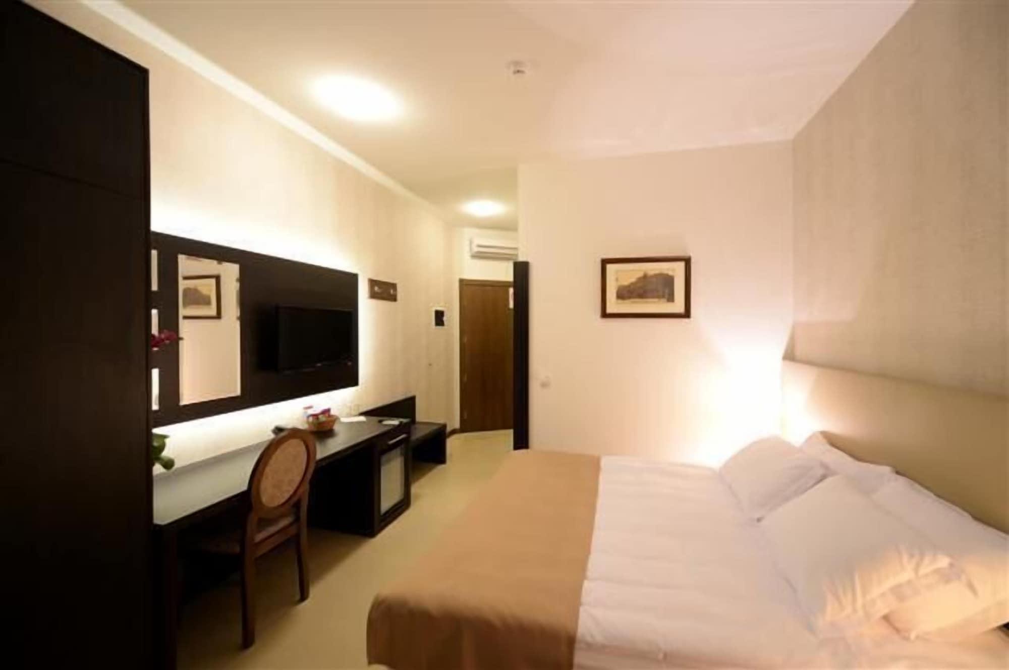 Hotel Majdan Belgrád Kültér fotó