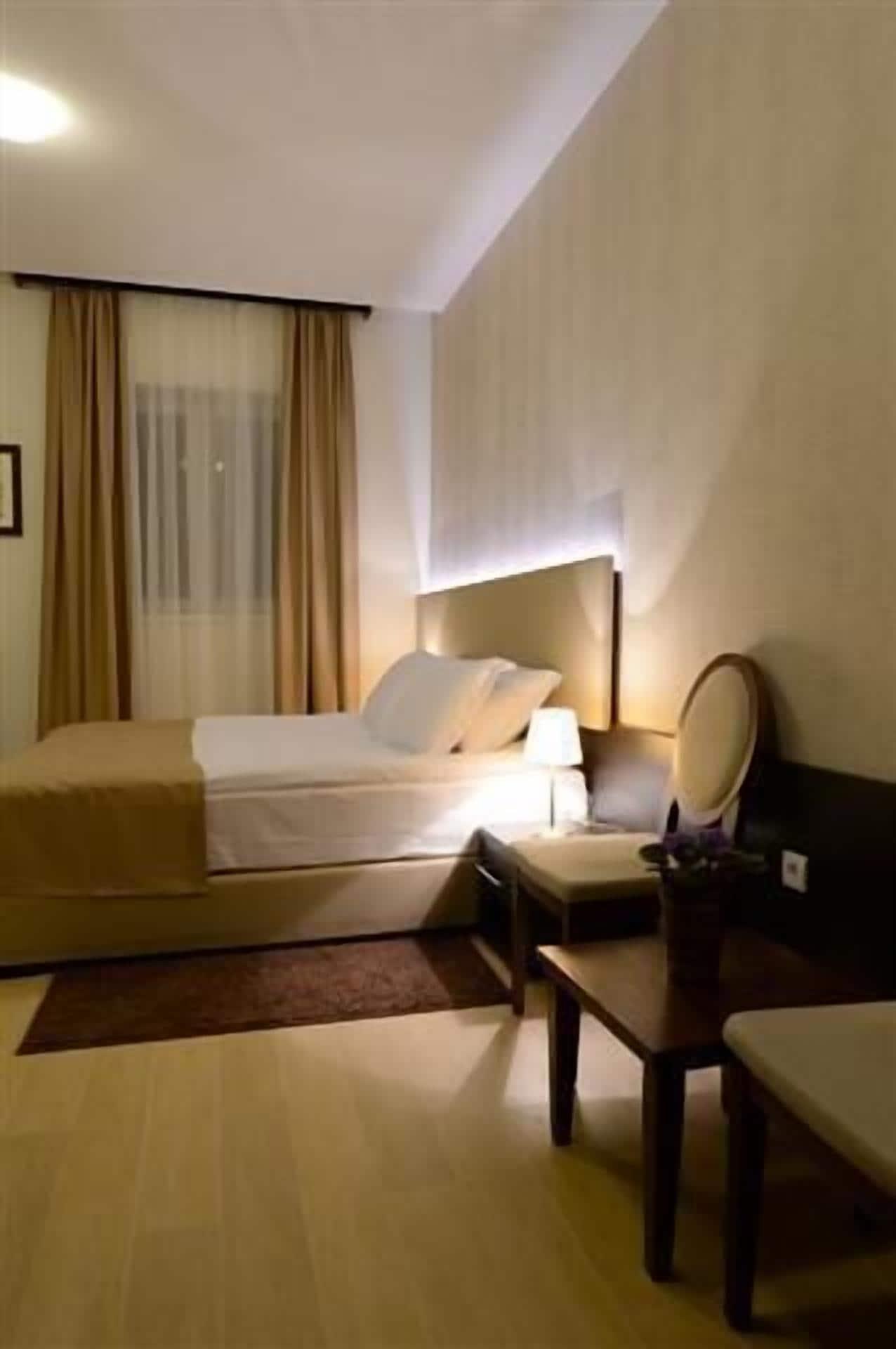 Hotel Majdan Belgrád Kültér fotó
