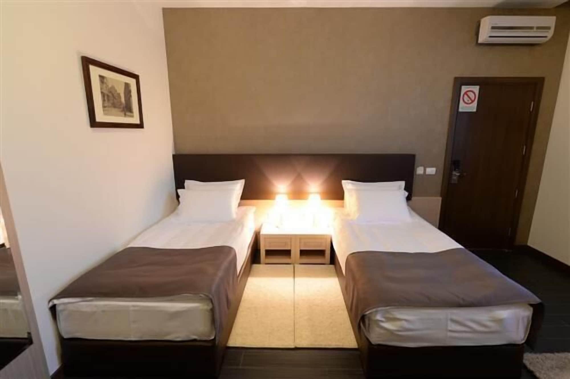 Hotel Majdan Belgrád Kültér fotó