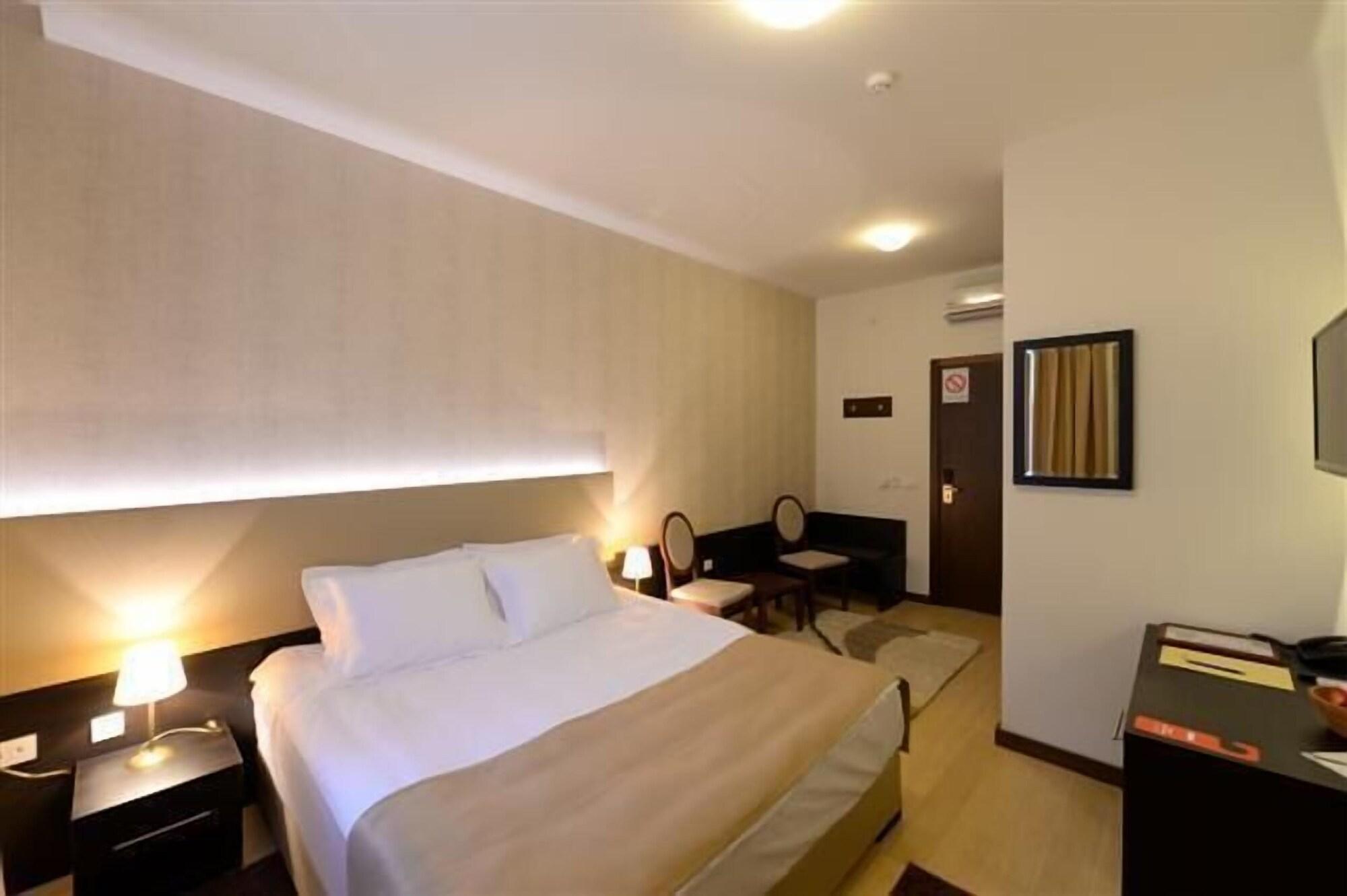 Hotel Majdan Belgrád Kültér fotó